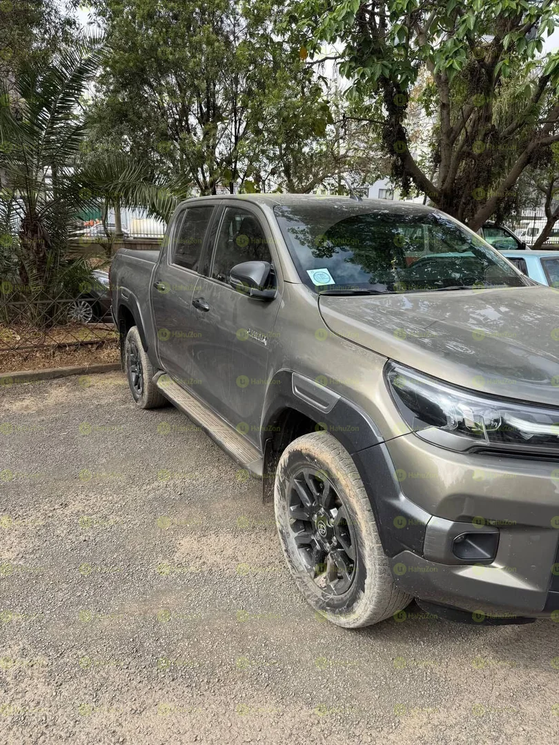 2021 Model-Hilux Invisible Double Cup