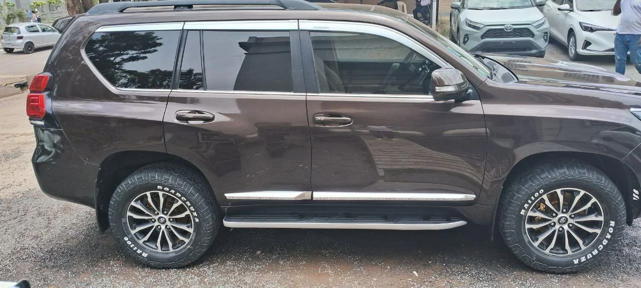 2021 Model-Toyota Land-Cruiser Prado