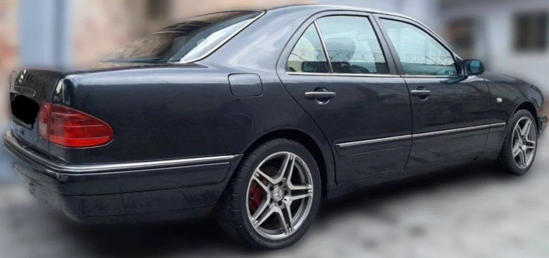 1997 Model-Mercedes-Benz E230