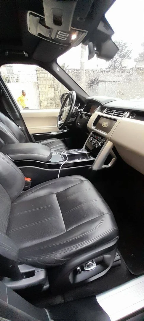 2019 Model-Land Rover Range Rover Vogue