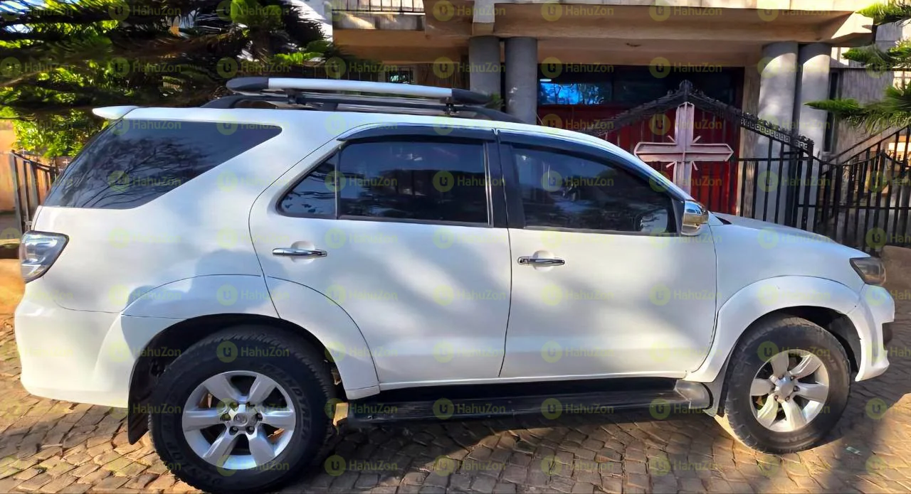2009 Model-Toyota Fortuner