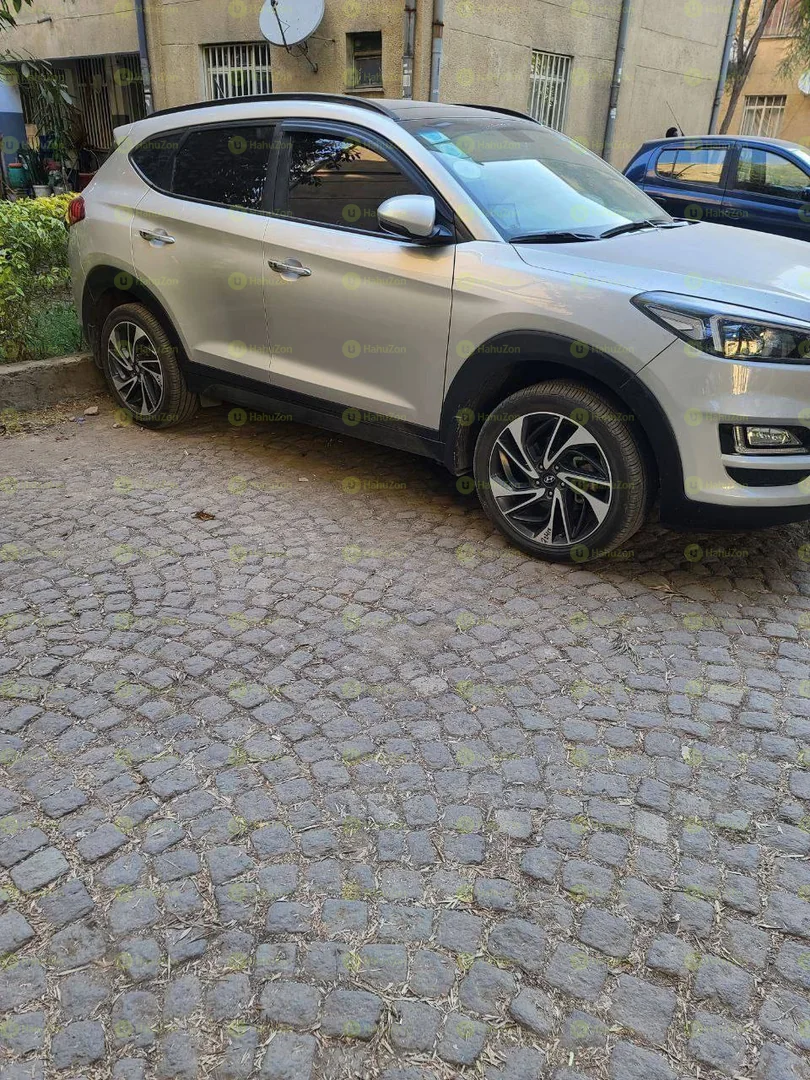 2020 Model-Hyundai Tucson