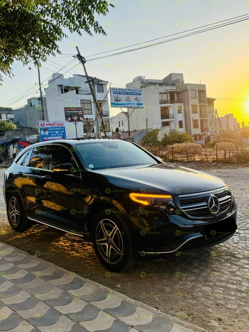 2022 Model-Mercedes Benz EQC