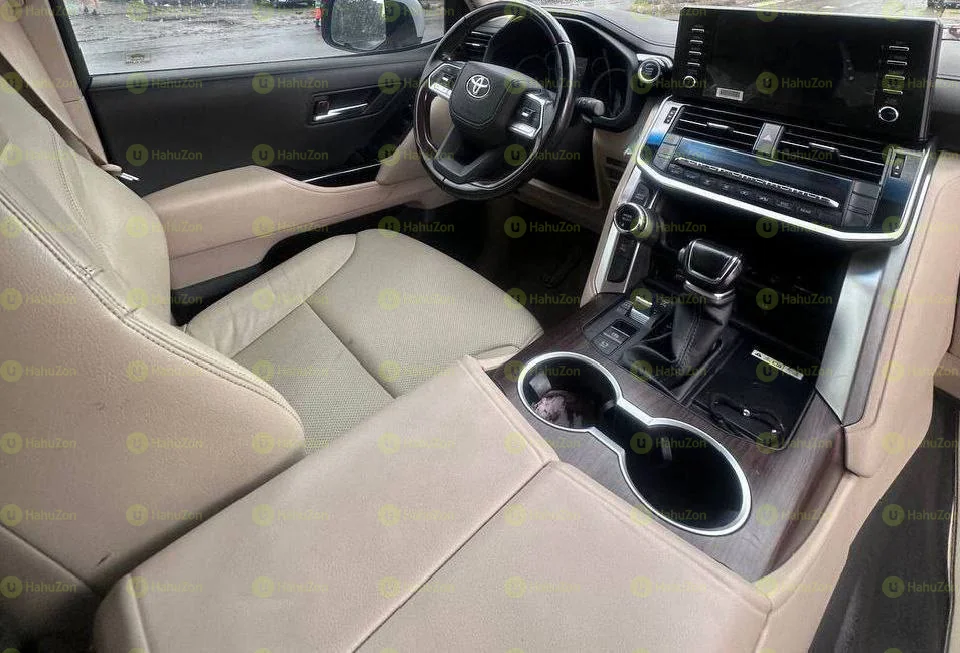 2022 Model-Toyota Land-Cruiser VXR