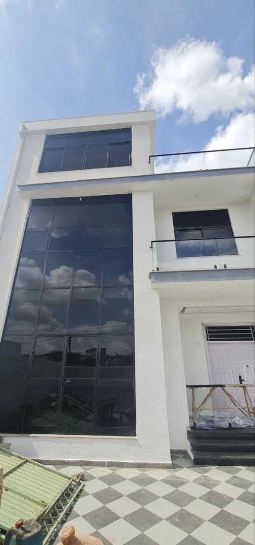 240 ካሬ የሚሸጥ G+2 ቤት በወሰን