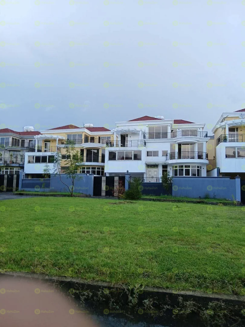 204 ካሬ የሚሸጥ G+2 ቤት በአያት