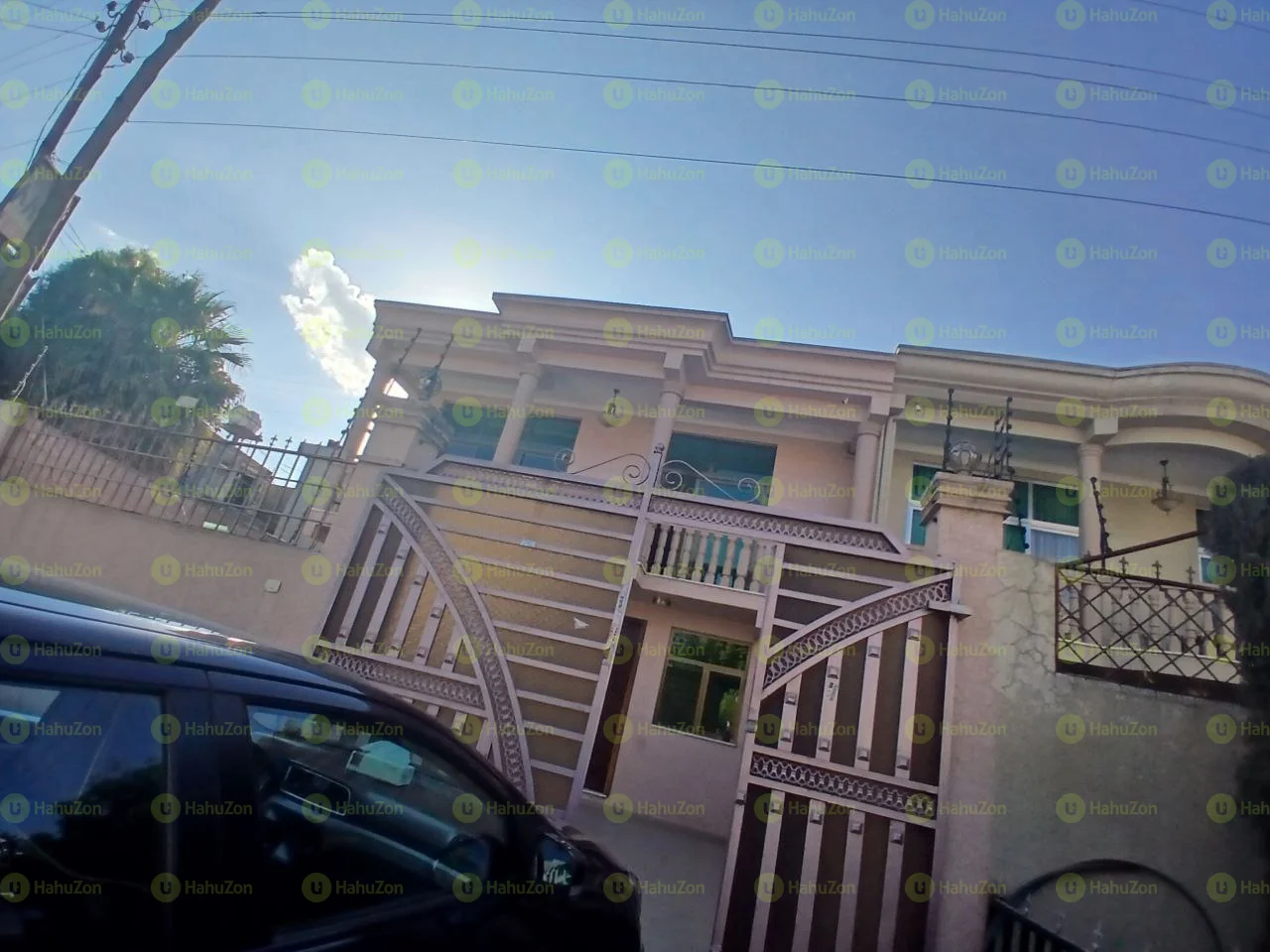 220 ካሬ የሚሸጥ G+1 ቤት በሰሚት