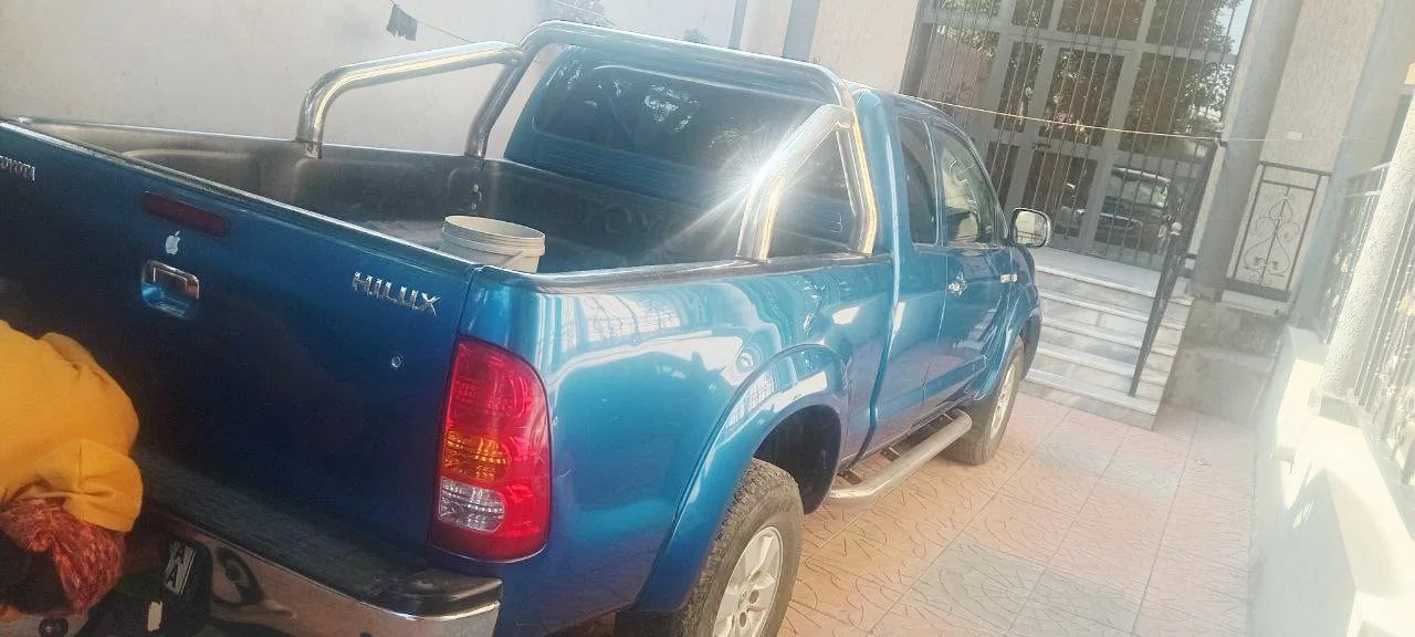 2009 Model-Toyota Hilux Kin Cab