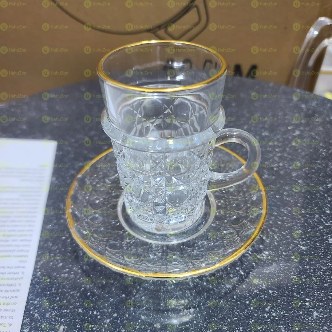 ስድስት ፍሬ ባለ ወርቃማ ቅብ ቄንጠኛ የሻይ ብርጭቆ ከነ ማስቀመጫው