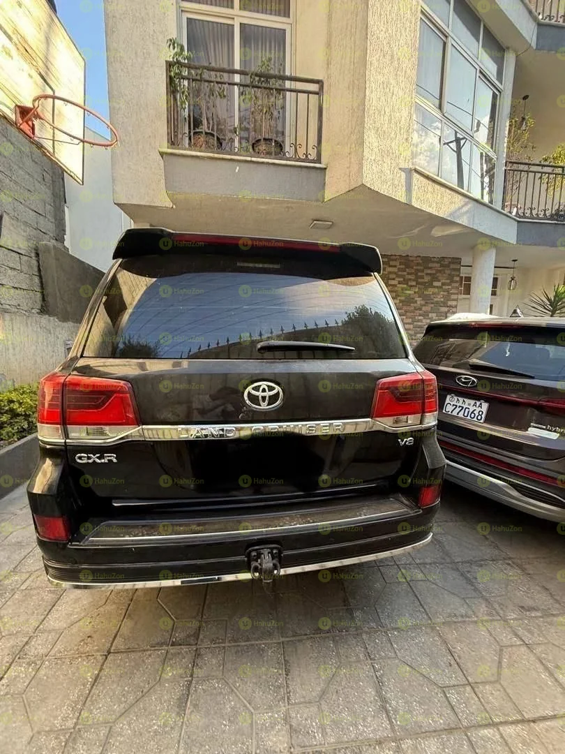 2013 Model-Toyota Landcruiser V8 GXR