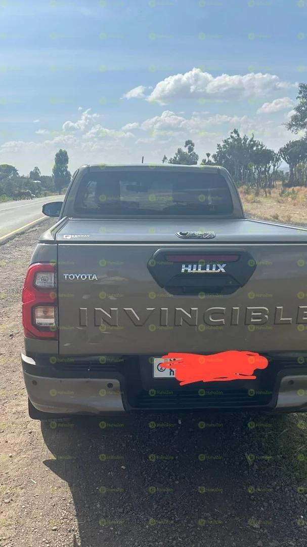 2021 Model-Toyota Hilux Invincible X-Cab