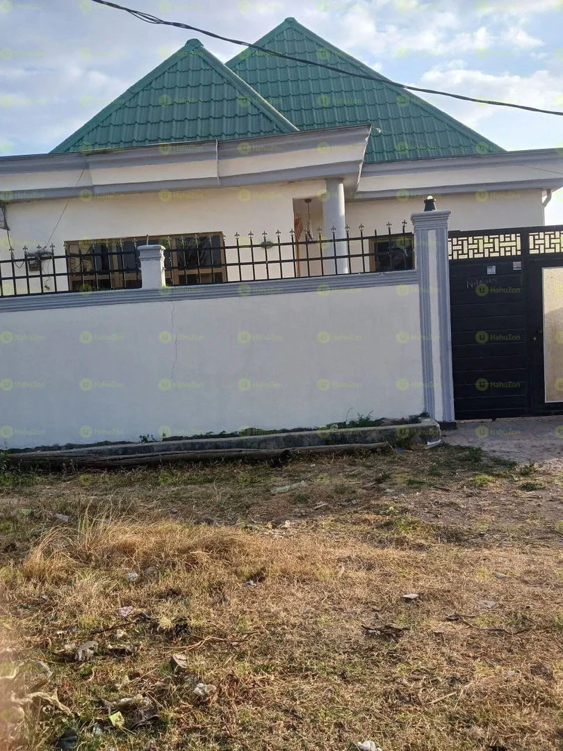 150 ካሬ የሚሸጥ ዘመናዊ ቪላ ቤት በሰሚት