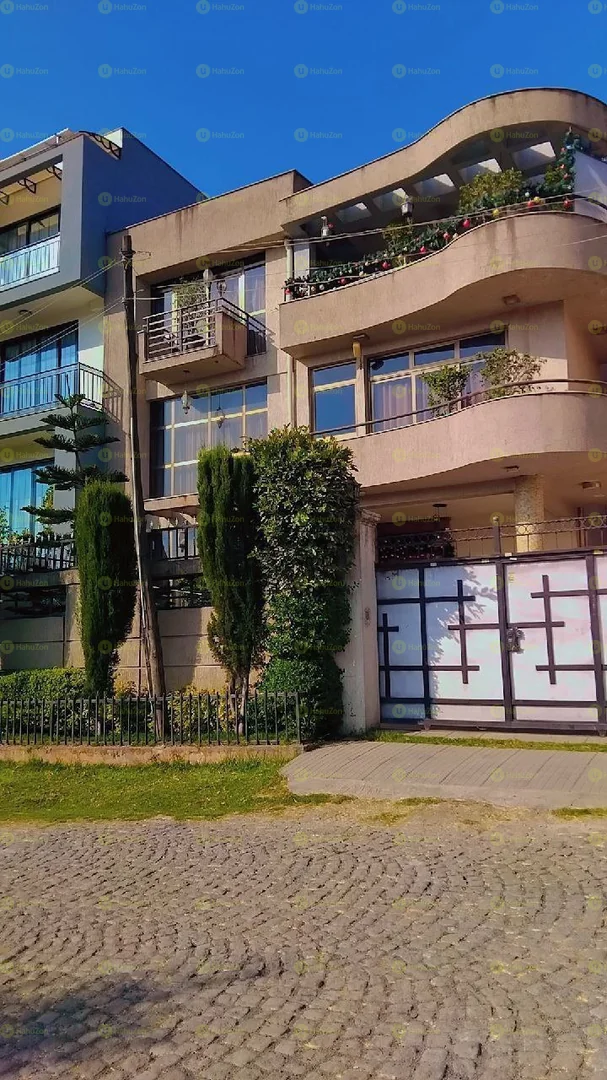 250 ካሬ የሚሸጥ G+2 ቤት በፍየል ቤት