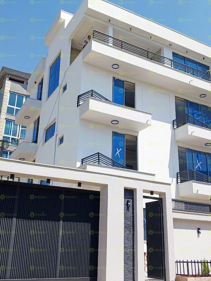 270 ካሬ የሚሸጥ ቤት በአያት