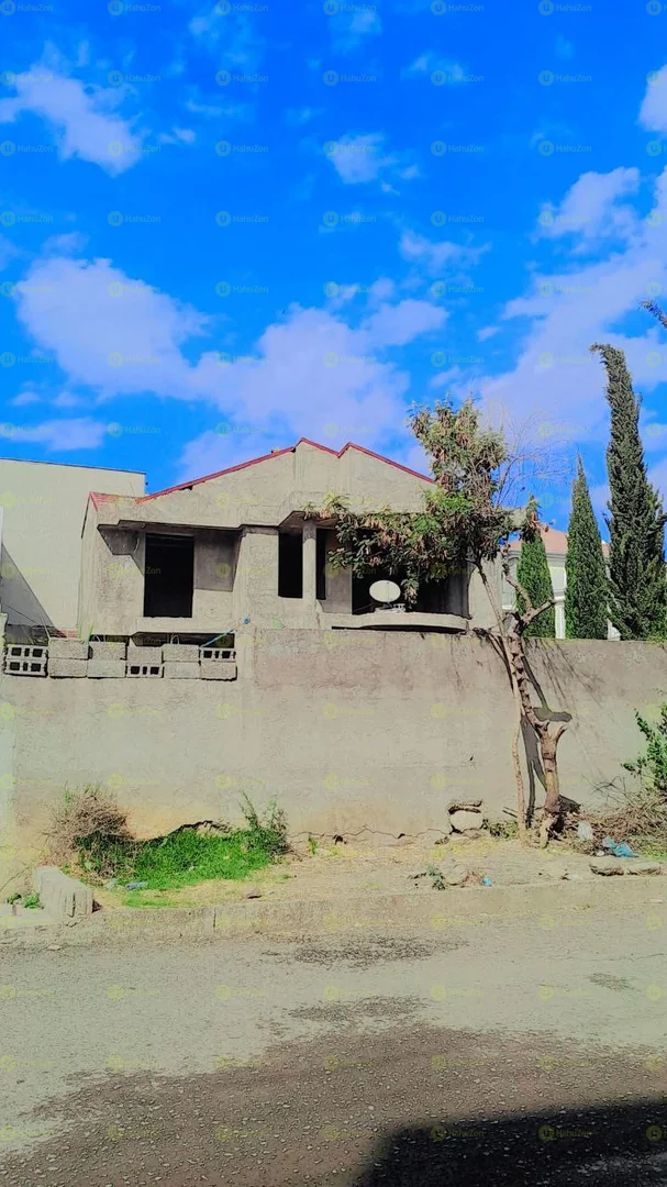 450 ካሬ የሚሸጥ G+1 ቤት በአያት አካባቢ