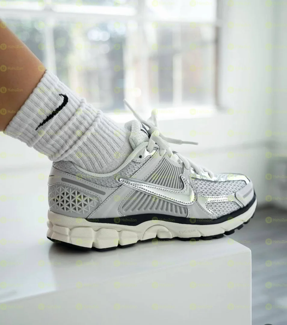 Nike Vomero 5 Silver