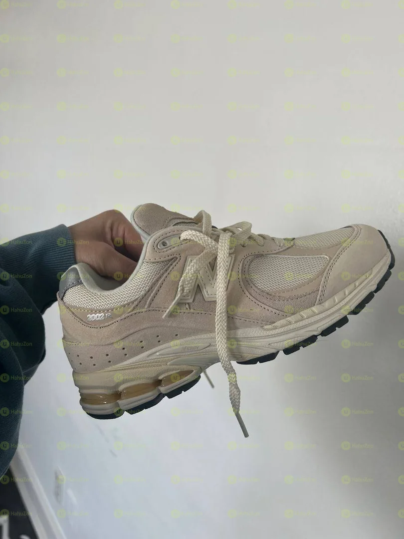 New Balance 2002r Women's Shoes