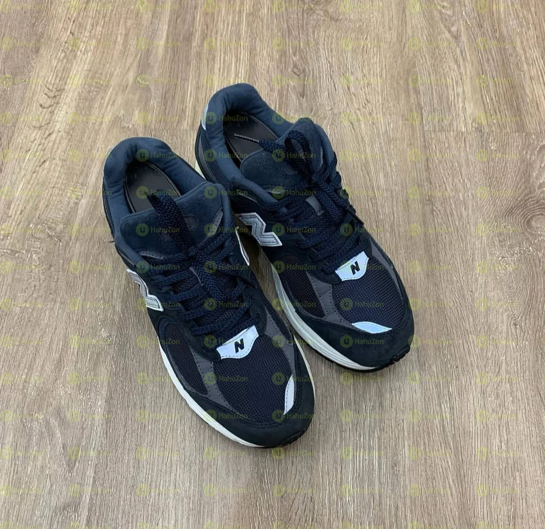 New Balance 2002R Woemn's Shoes