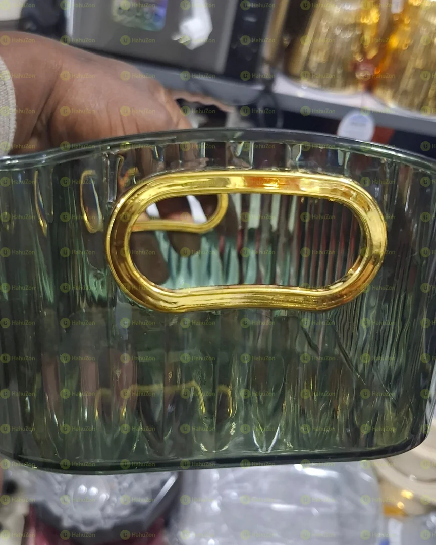 ከአክሪሊክ የተሰሩ የእንጀራ ማቅረቢያዎች