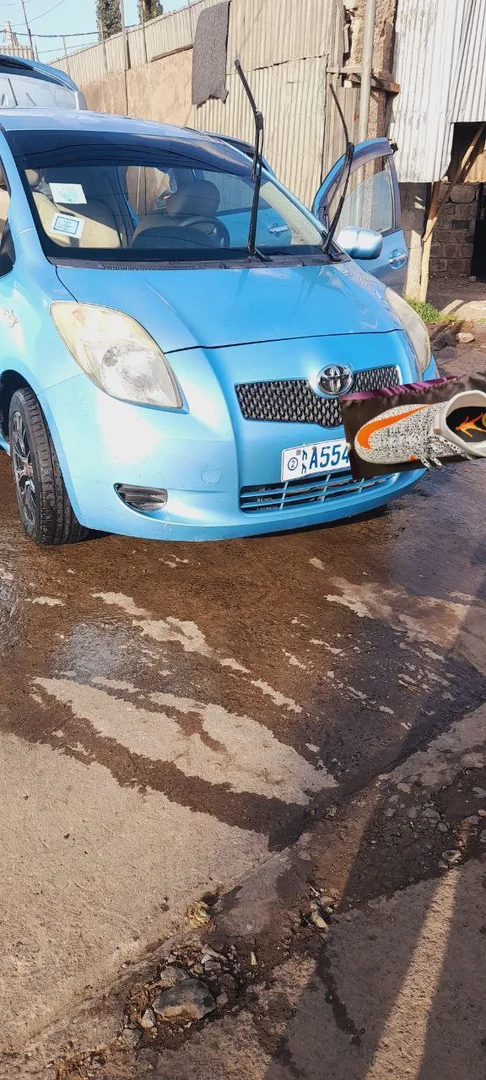 2012 Model-Yaris Compact