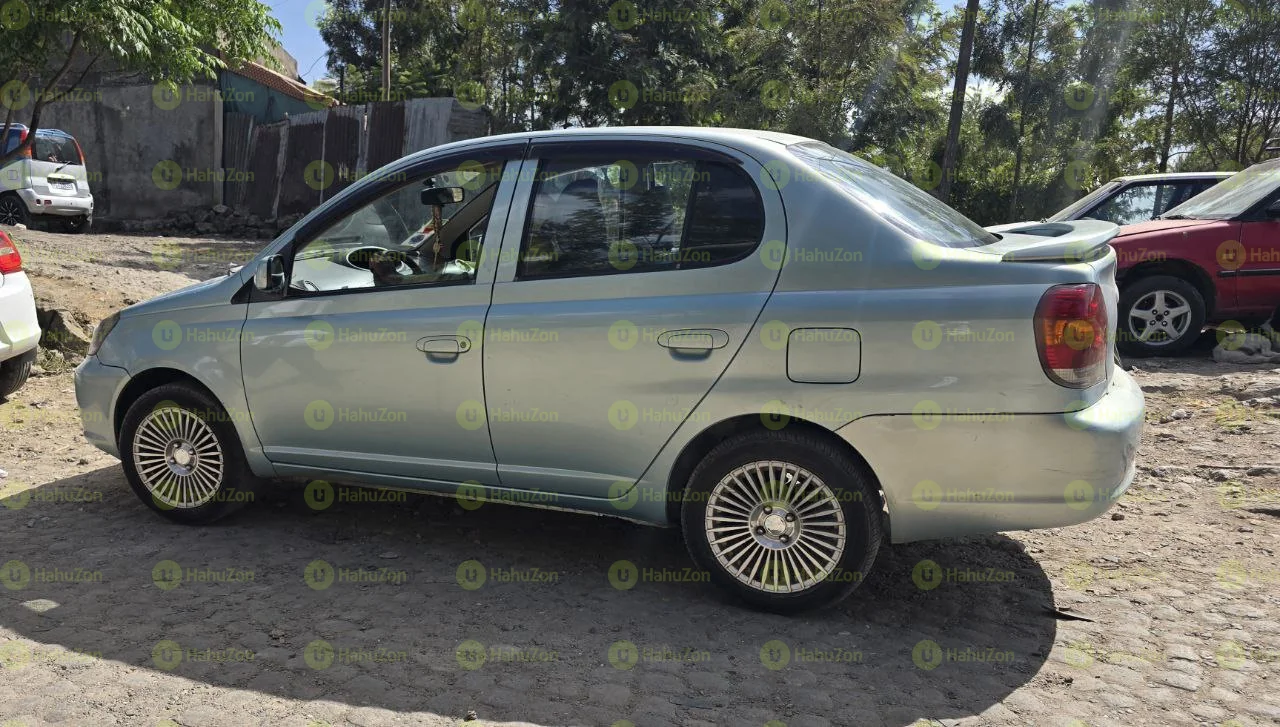 2005 Model-Toyota Platz