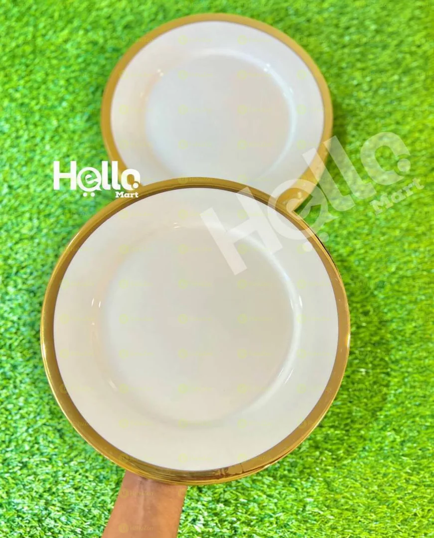 ውብ የሆነ ሸክላ የመመገቢያ ሰሀን