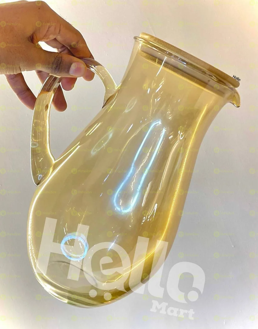 ውብ የሆነ የውሃ እንዲሁም ፈሳሽ መጠጦች ማቅረቢያ ጆግ