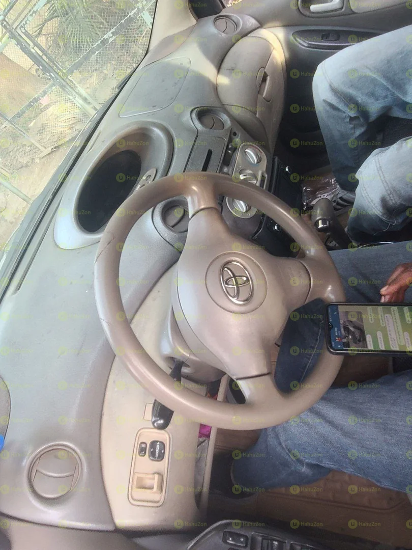 2005 Model-Toyota Platz