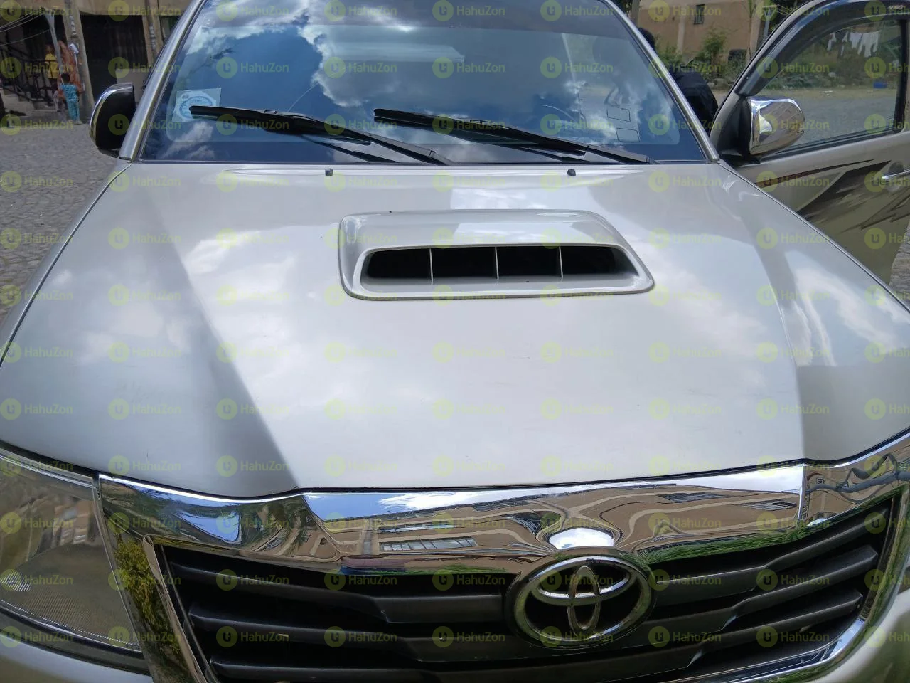 2014 Model-Toyota Hilux