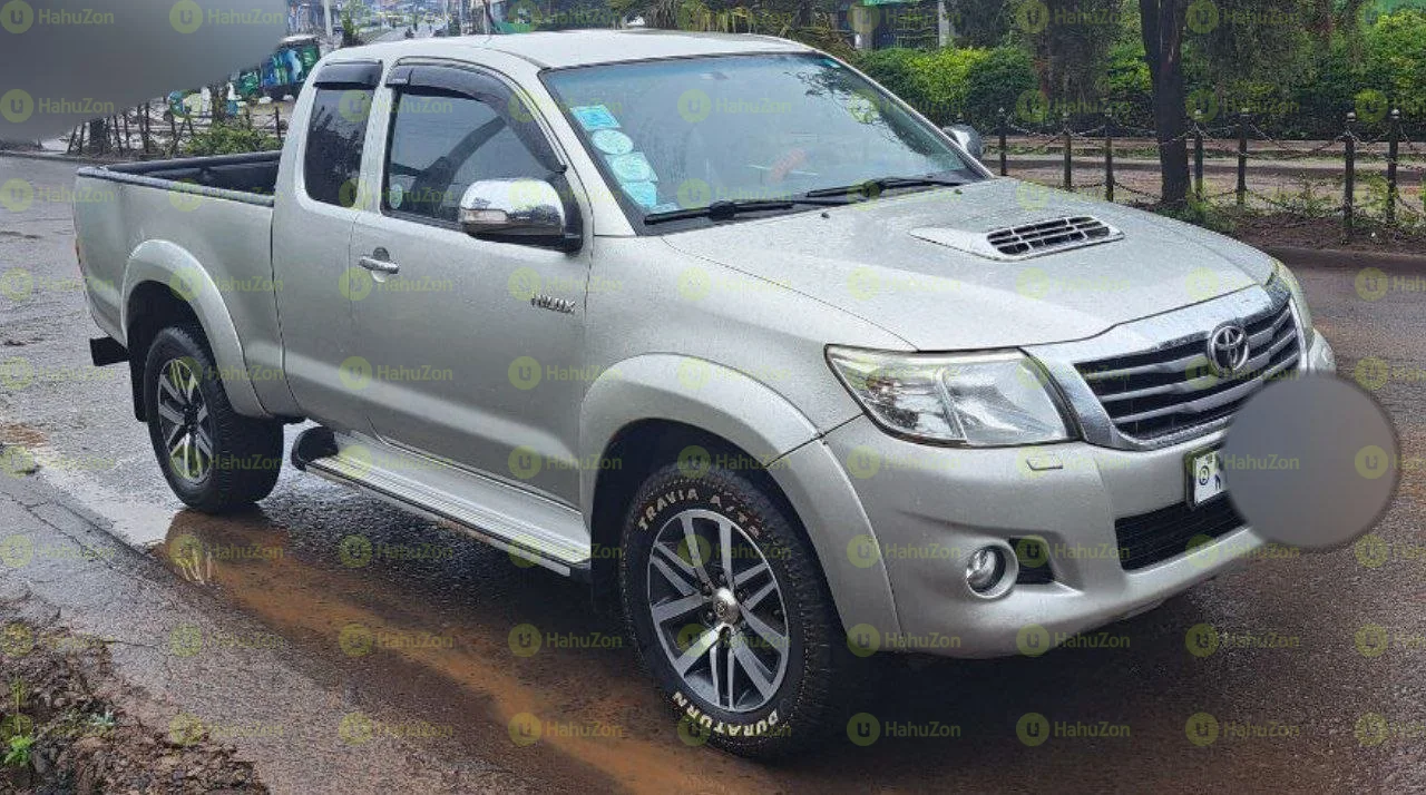 2013 Model-Toyota Hilux Kin Cap