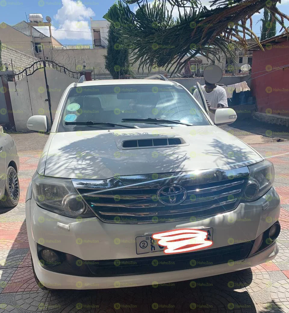 2015 Model-Toyota Fortuner