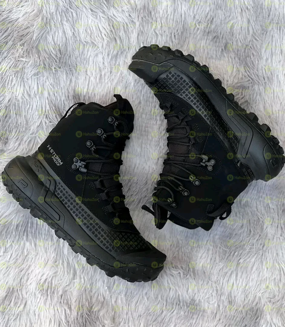 Under Urmour Men's Boots