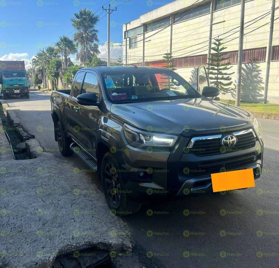 2021 Model-Toyota Hilux Invincible