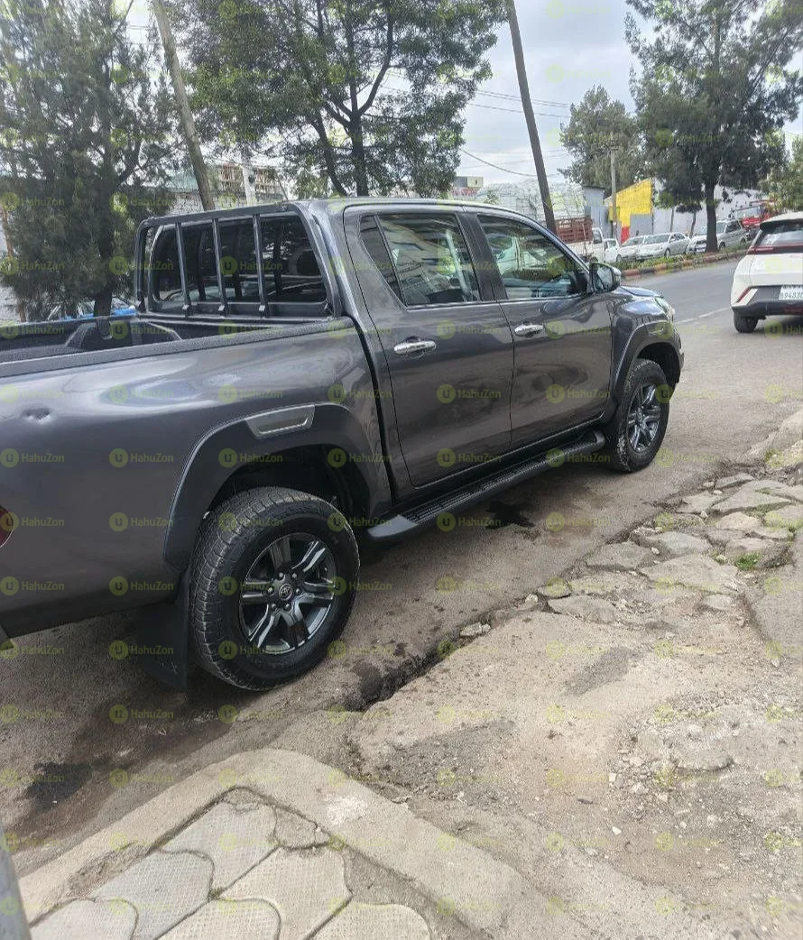 2021 Model-Toyota Hilux Invisible Double Cap