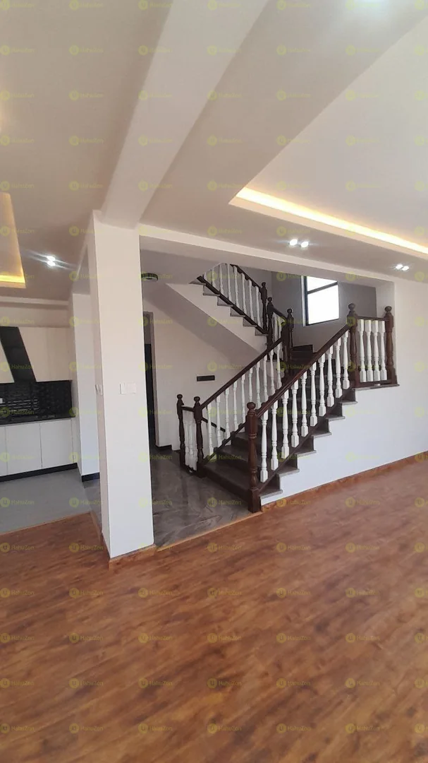 175 ካሬ የሚሸጥ ጂ+3 ቤት በአያት