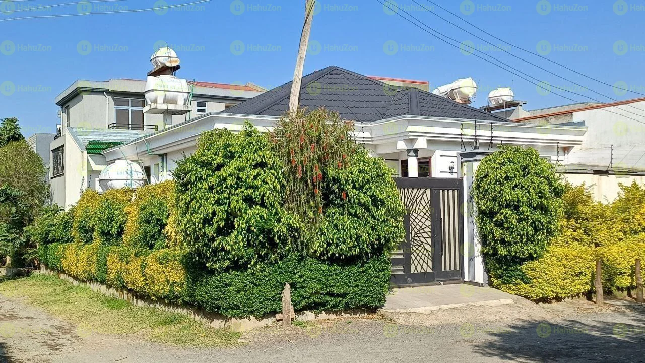 250 ካሬ የሚሸጥ ዘመናዊ ቪላ ቤት በሰሚት