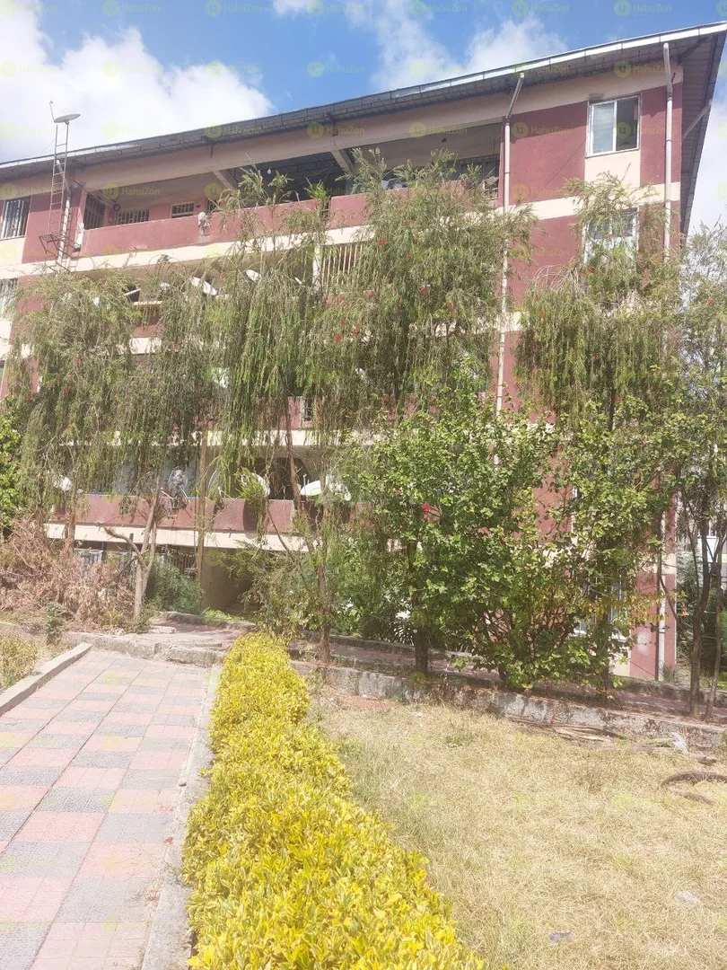 30 ካሬ የሚሸጥ ሱቱዲዮ ኮንደምንየም በሰሚት