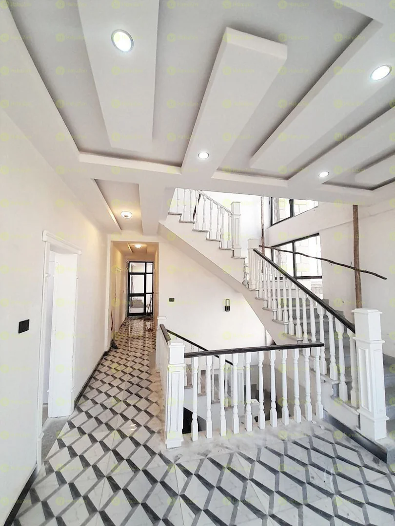 200 ካሬ የሚሸጥ ዘመናዊ  G+2 መኖርያ ቤት በአያት