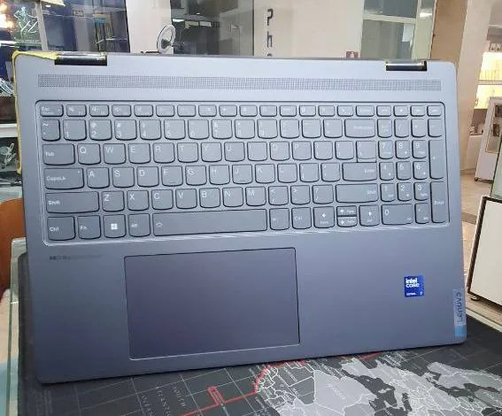 Lenevo yoga 7 2 in 1  Intel Core Ultra 7 155U Laptop