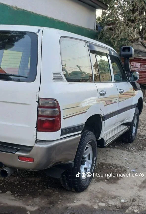 2005 Model-Toyota LandCruiser 105