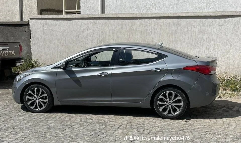 2013 Model-HyundaI Avanti