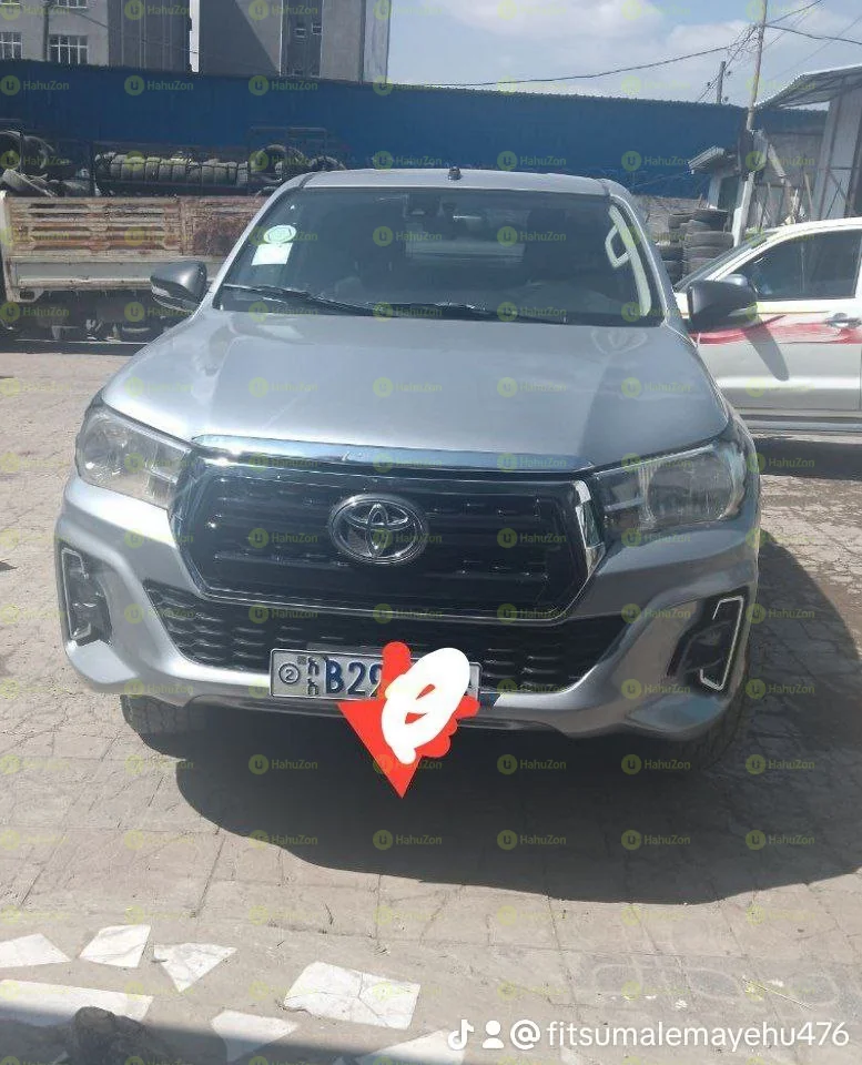 2014 Model-Toyota Hilux Kin Cab