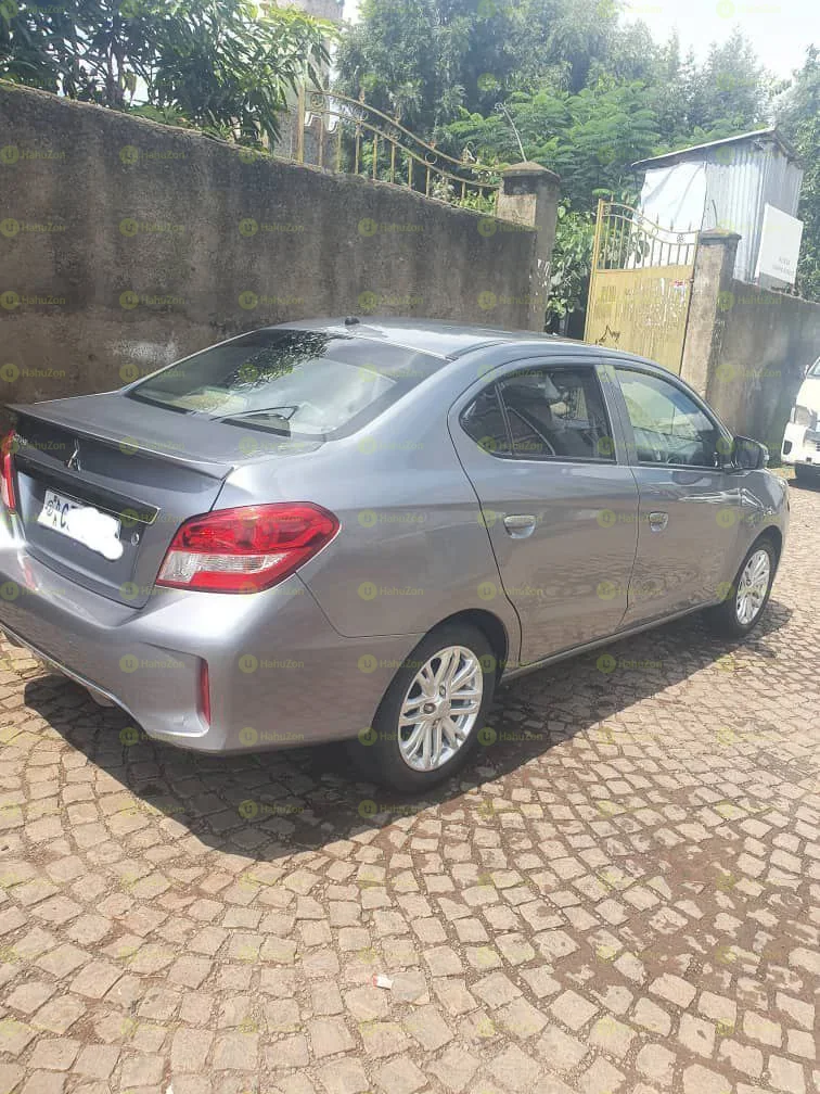 2022 Model-Attrage Mitsubishi