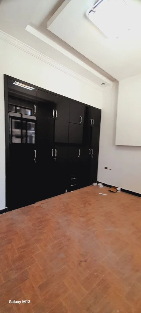 225 ካሬ የሚሸጥ ቤት በአያት