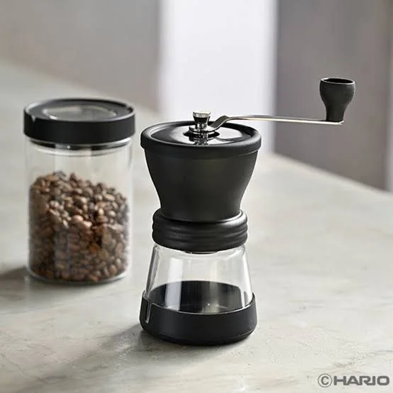 በእጅ የሚሰራ የቡና መፍጫ