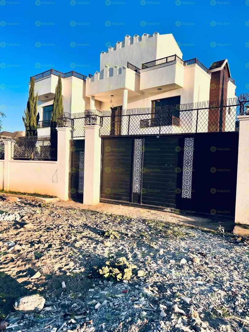 500 ካሬ የሚሸጥ G+2 ቤት በጣፎ