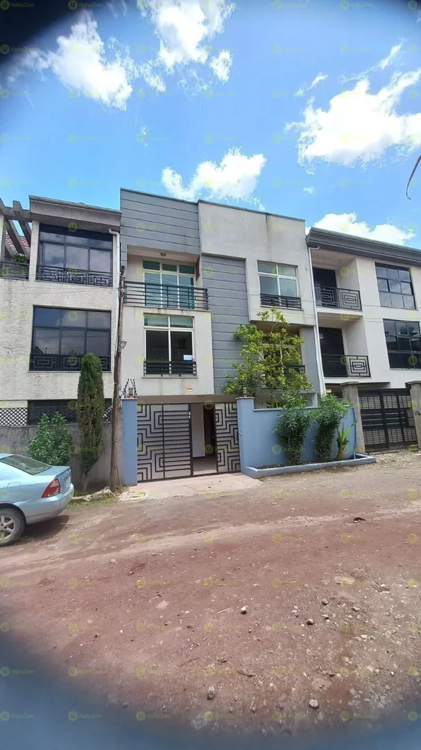 105 ካሬ የሚሸጥ G+2 ቤት በአያት