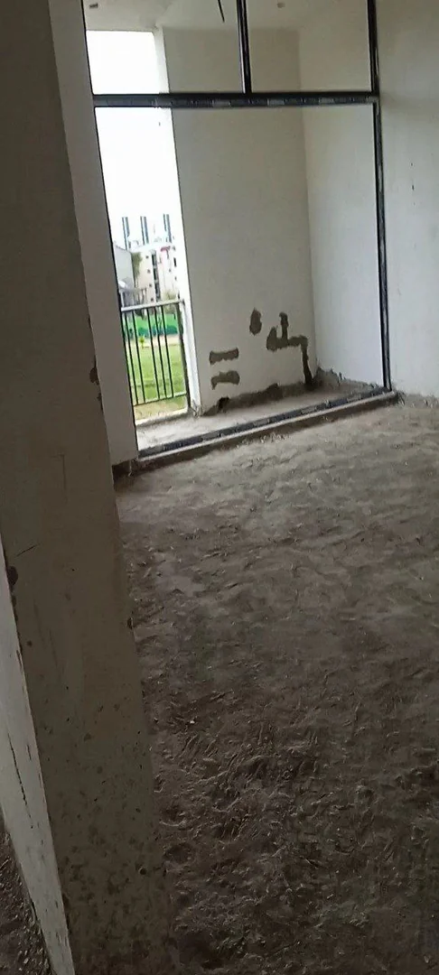 3000 ካሬ የሚሸጥ ህንፃ በሰሚት 72