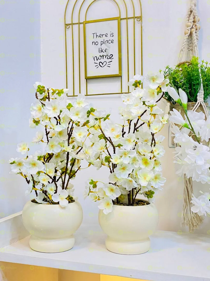 Elegant Serving Jar With Ball