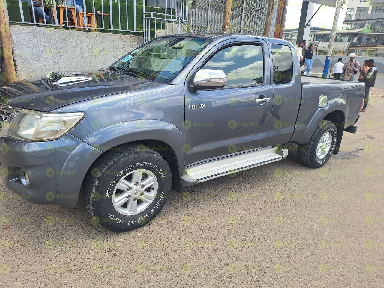 2013 Model-Toyota Hilux kin Cab
